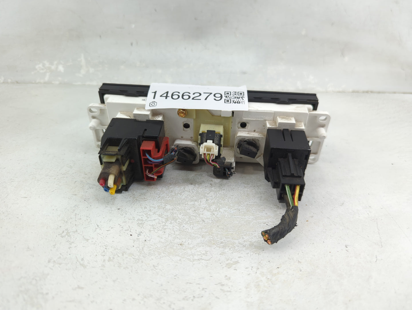 1999-2004 Ford F-150 Climate Control Module Temperature AC/Heater Replacement P/N:YL3H-19E764-A Fits OEM Used Auto Parts - O