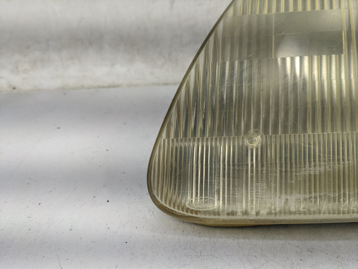 1997-2003 Ford F-150 Driver Left Oem Head Light Headlight Lamp 1467007 - Oemusedautoparts1.com