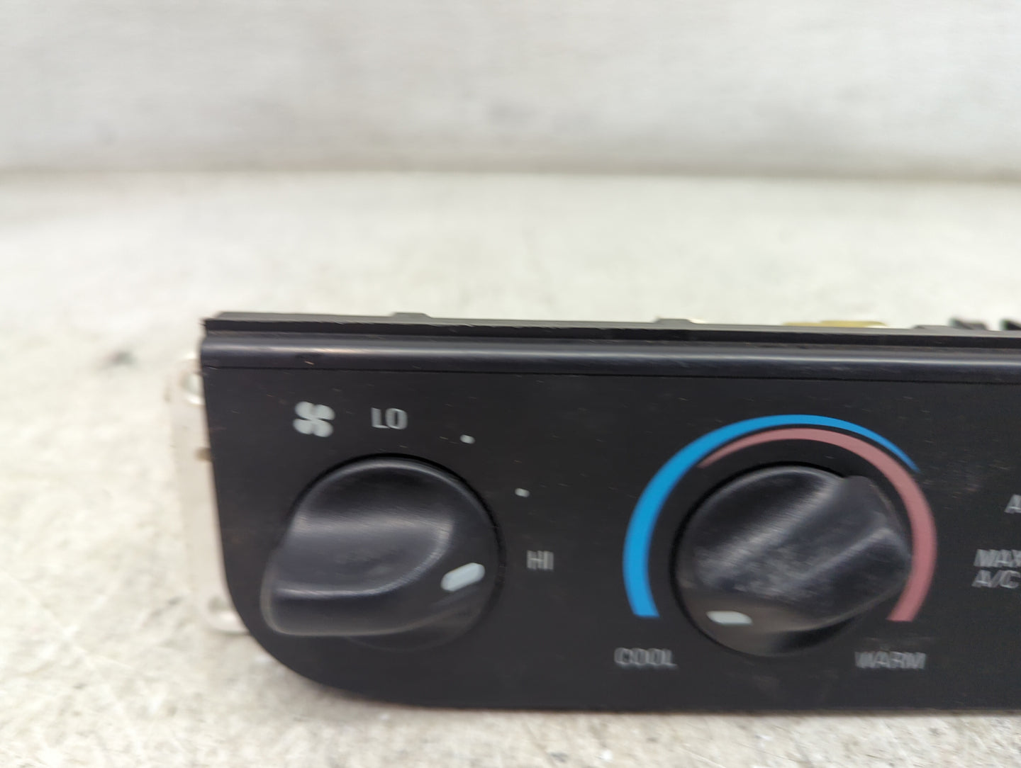 1999-2004 Ford F-150 Climate Control Module Temperature AC/Heater Replacement P/N:698 304 000 Fits OEM Used Auto Parts - Oem