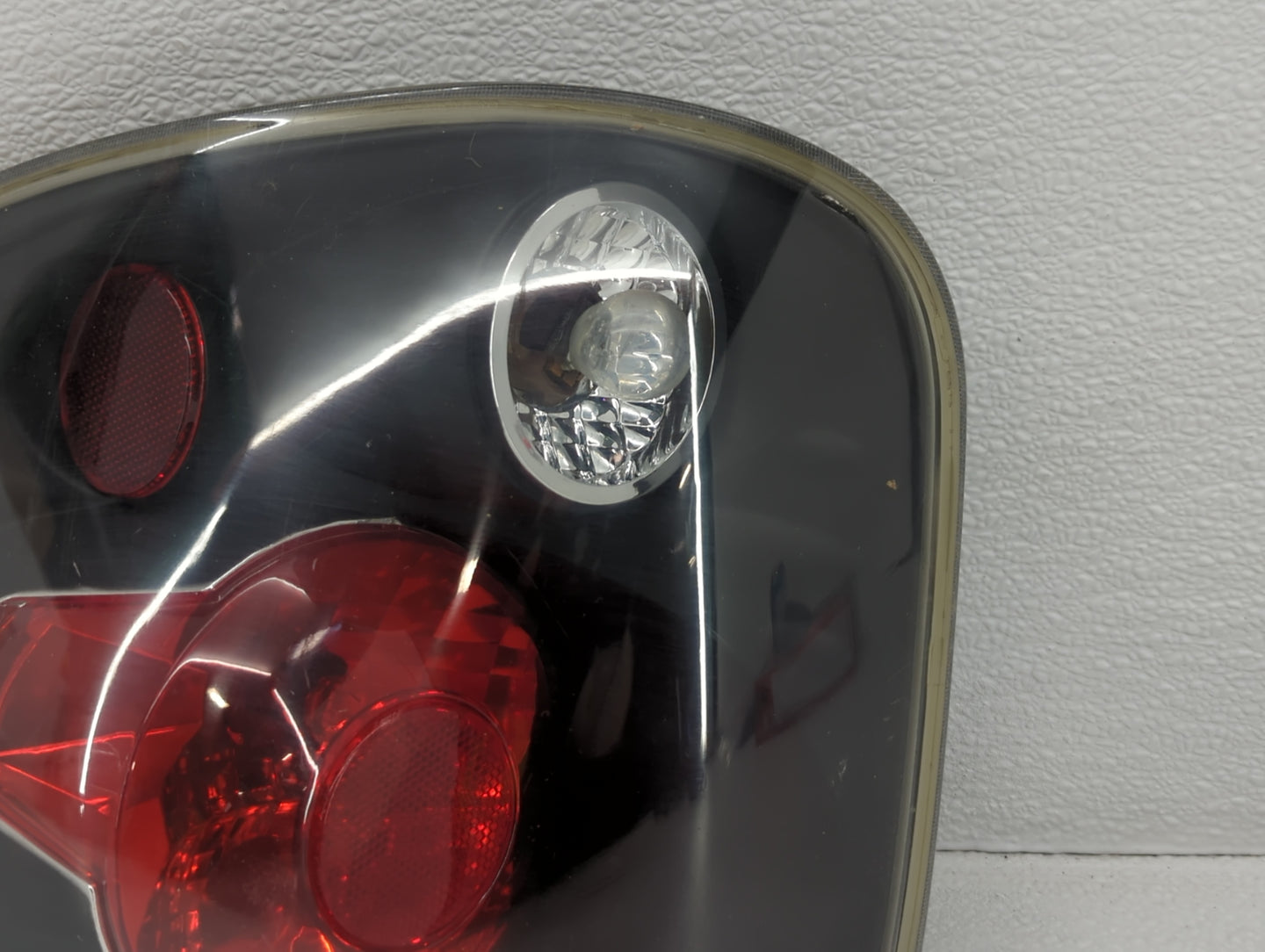2000-2003 Ford F-150 Driver Left Side Deck Lid Mounted Tail Light - Oemusedautoparts1.com