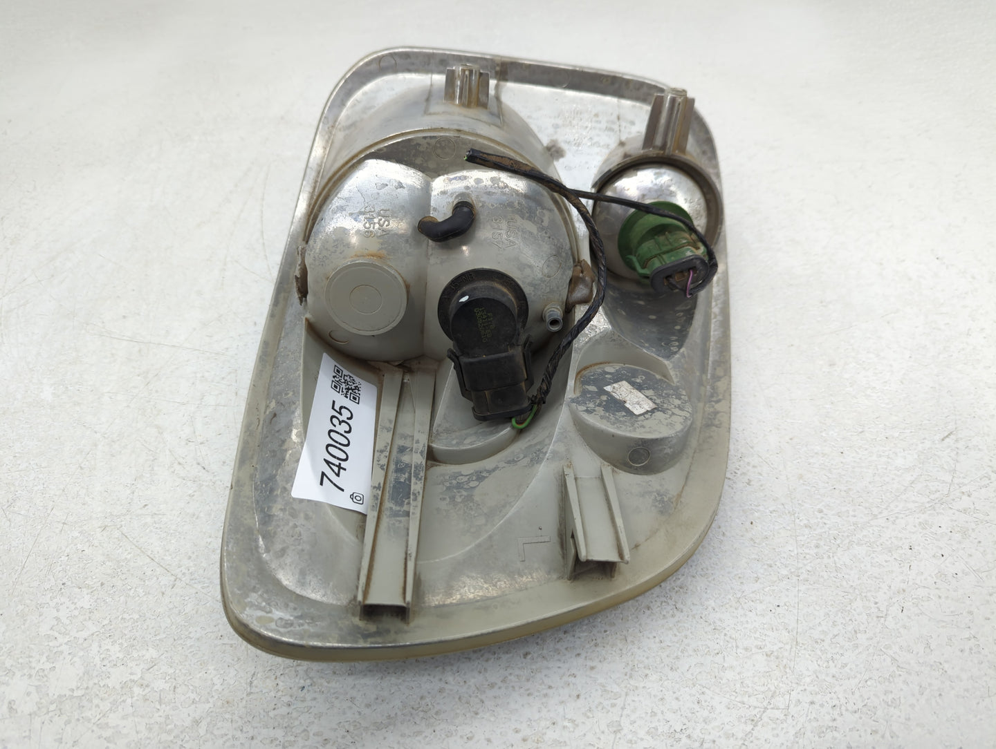 2000-2003 Ford F-150 Driver Left Side Deck Lid Mounted Tail Light - Oemusedautoparts1.com