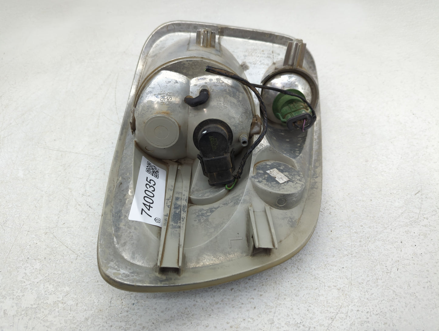 2000-2003 Ford F-150 Driver Left Side Deck Lid Mounted Tail Light - Oemusedautoparts1.com