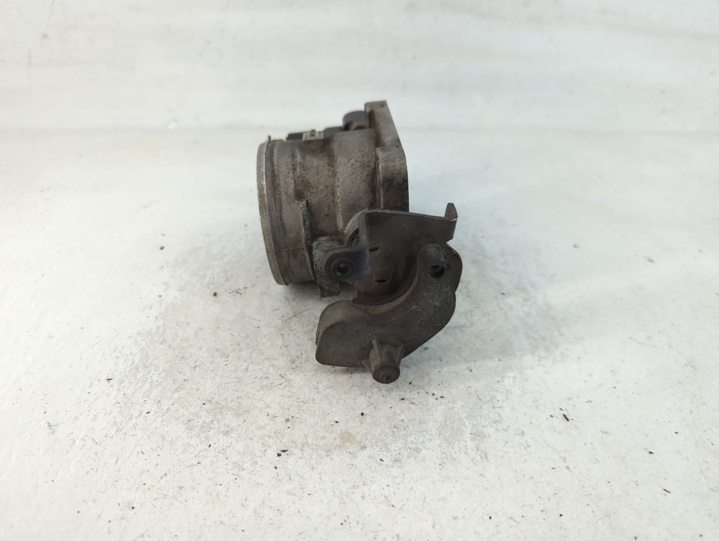 2000-2004 Ford F-150 Throttle Body Fits Fits 2000 2001 2002 2003 2004 OEM Used Auto Parts - Oemusedautoparts1.com