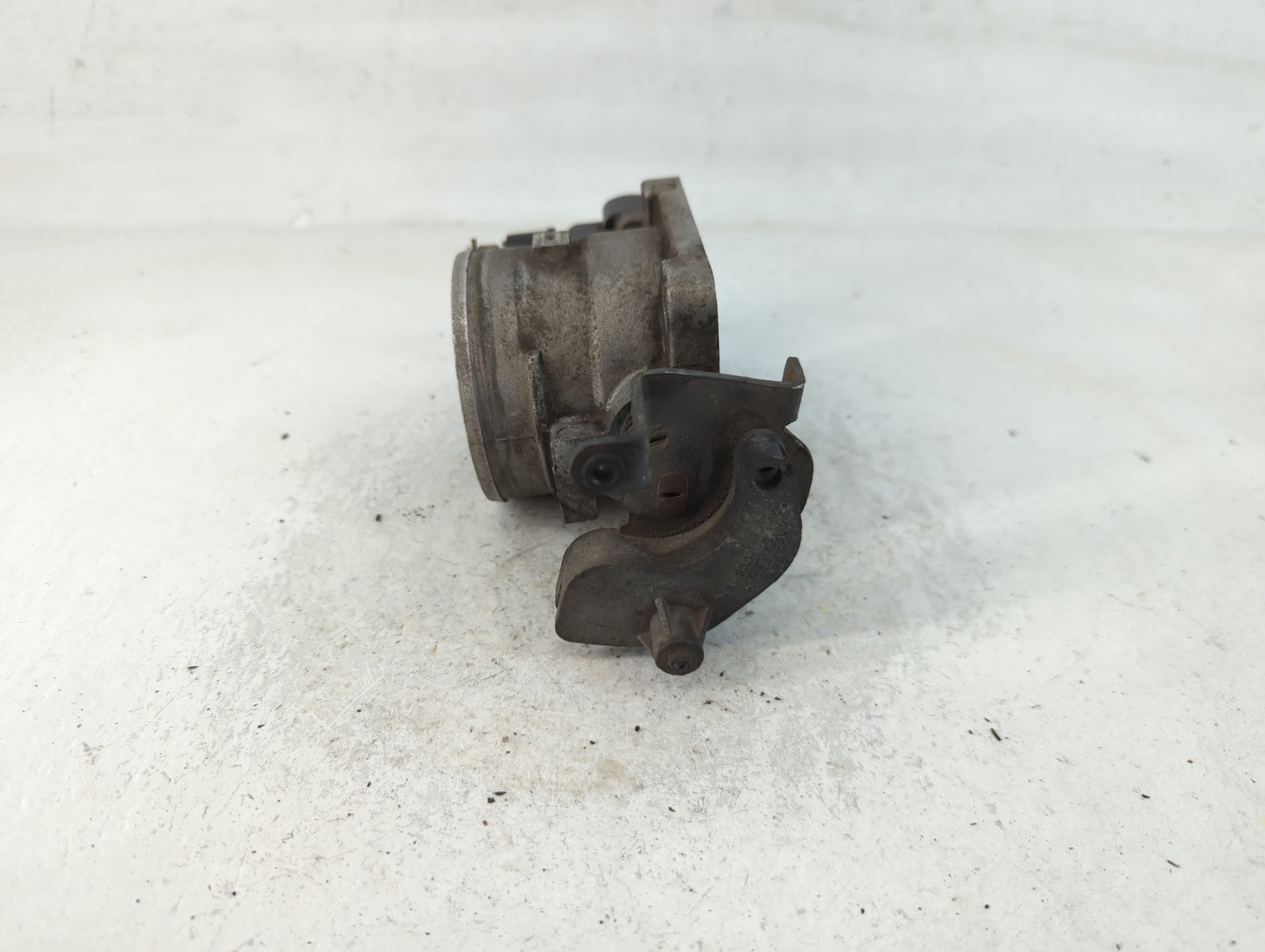 2000-2004 Ford F-150 Throttle Body Fits Fits 2000 2001 2002 2003 2004 OEM Used Auto Parts - Oemusedautoparts1.com