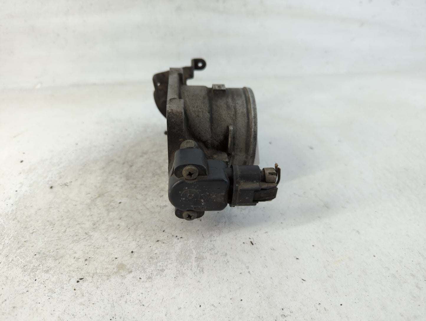2000-2004 Ford F-150 Throttle Body Fits Fits 2000 2001 2002 2003 2004 OEM Used Auto Parts - Oemusedautoparts1.com