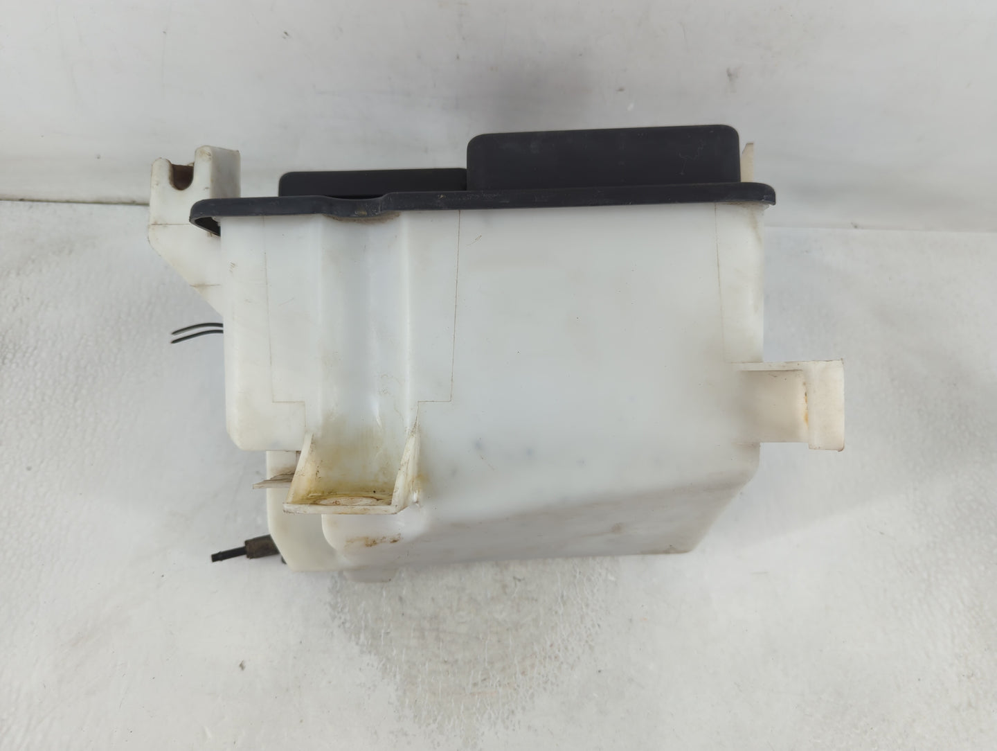 1998-2006 Ford F-150 Windshield Washer Fluid Reservoir Bottle Oem - Oemusedautoparts1.com