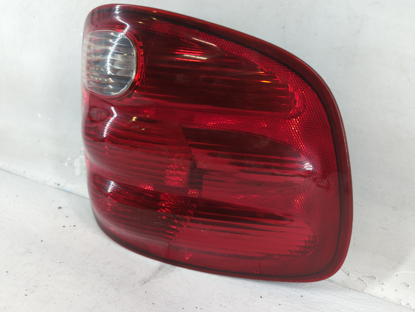 2000-2004 Ford F-150 Tail Light Assembly Passenger Right OEM P/N:YL3X-13440-A Fits Fits 2000 2001 2002 2003 2004 OEM Used Au
