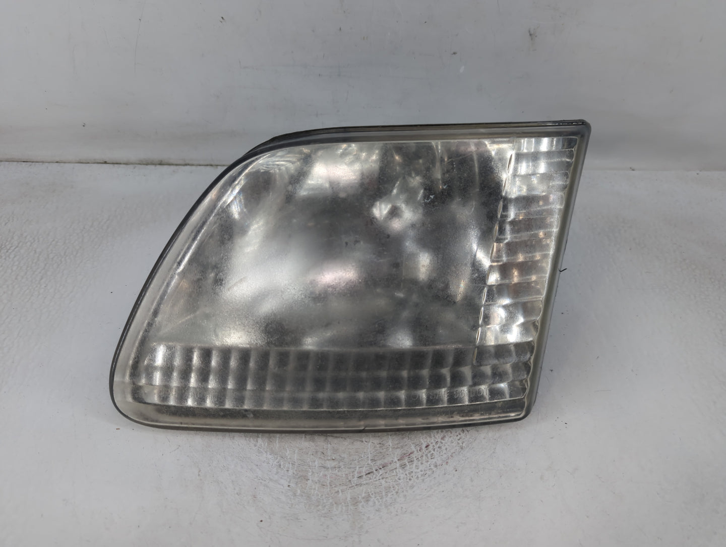 2003 Ford F-150 Driver Left Oem Head Light Headlight Lamp - Oemusedautoparts1.com