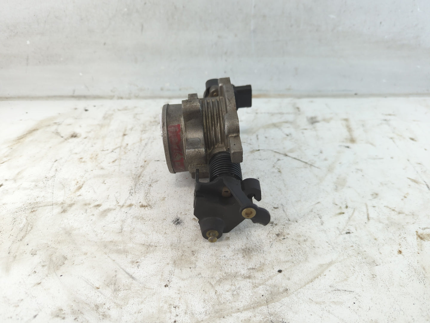 2001-2004 Ford F-150 Throttle Body P/N:F4SF 9B989 AA Fits Fits 2001 2002 2003 2004 OEM Used Auto Parts - Oemusedautoparts1.c
