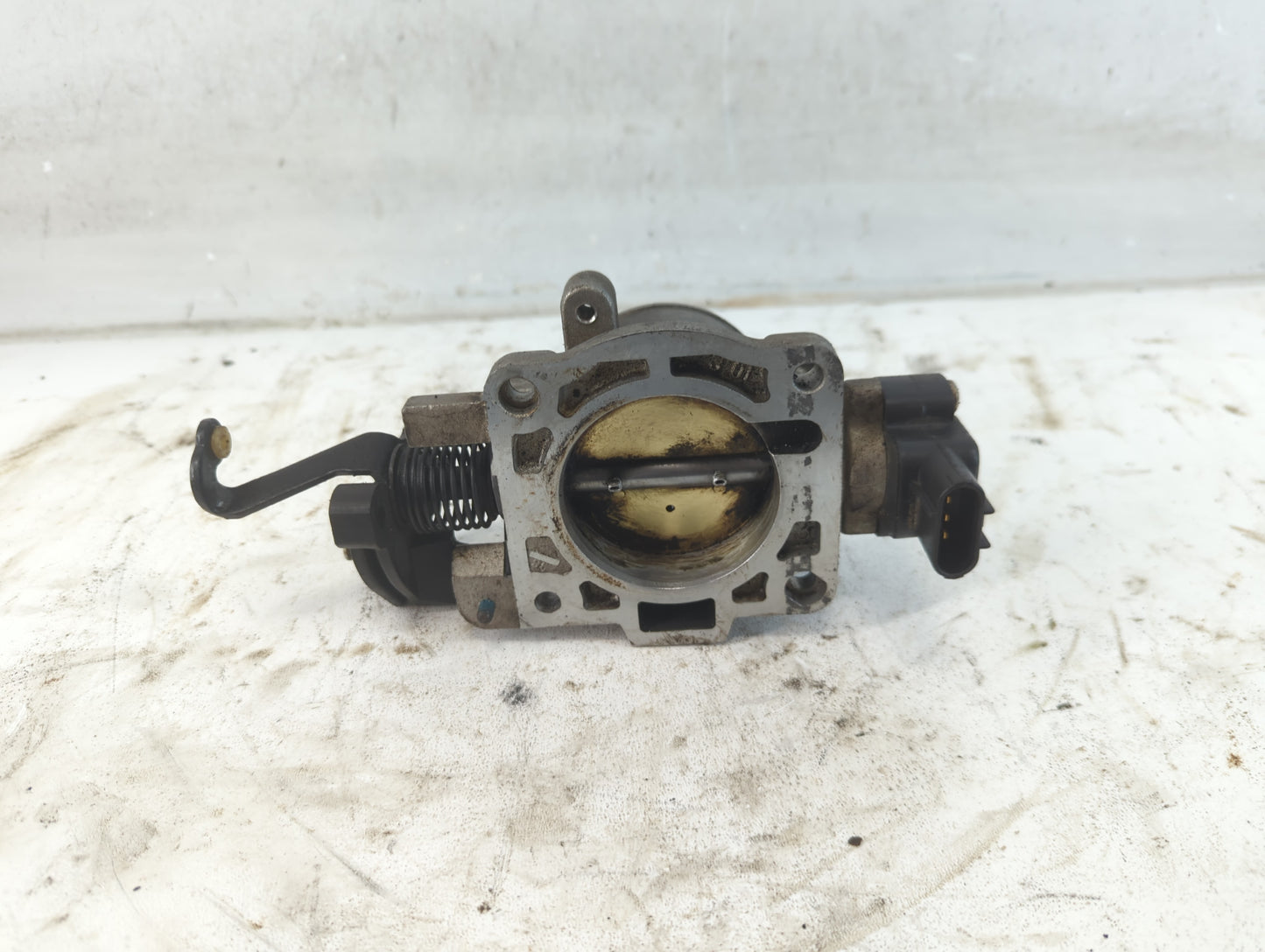 2001-2004 Ford F-150 Throttle Body P/N:F4SF 9B989 AA Fits Fits 2001 2002 2003 2004 OEM Used Auto Parts - Oemusedautoparts1.c