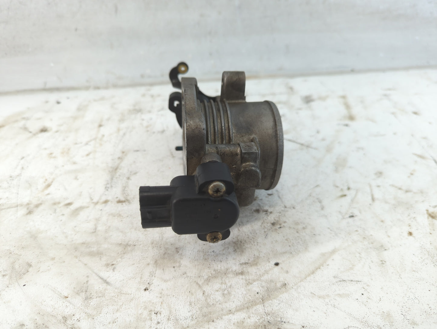 2001-2004 Ford F-150 Throttle Body P/N:F4SF 9B989 AA Fits Fits 2001 2002 2003 2004 OEM Used Auto Parts - Oemusedautoparts1.c