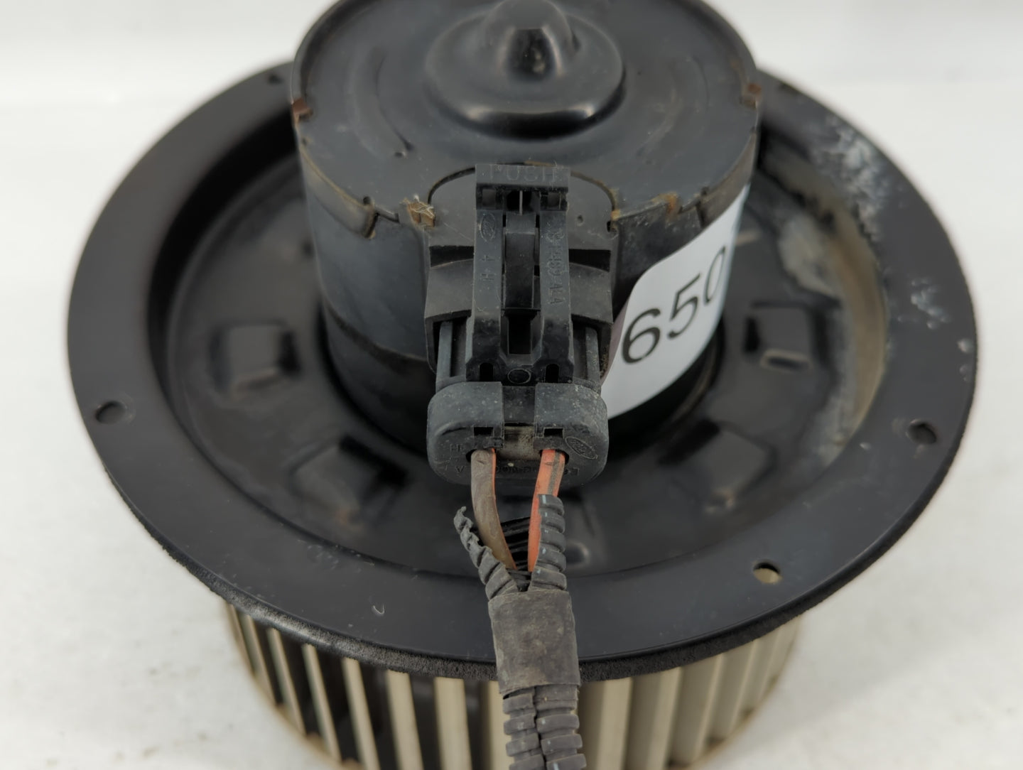 2000-2007 Ford F-250 Heater AC Blower Motor P/N:1C3H19805-AA Fits Fits 2000 2001 2002 2003 2004 2005 2006 2007 OEM Used Auto