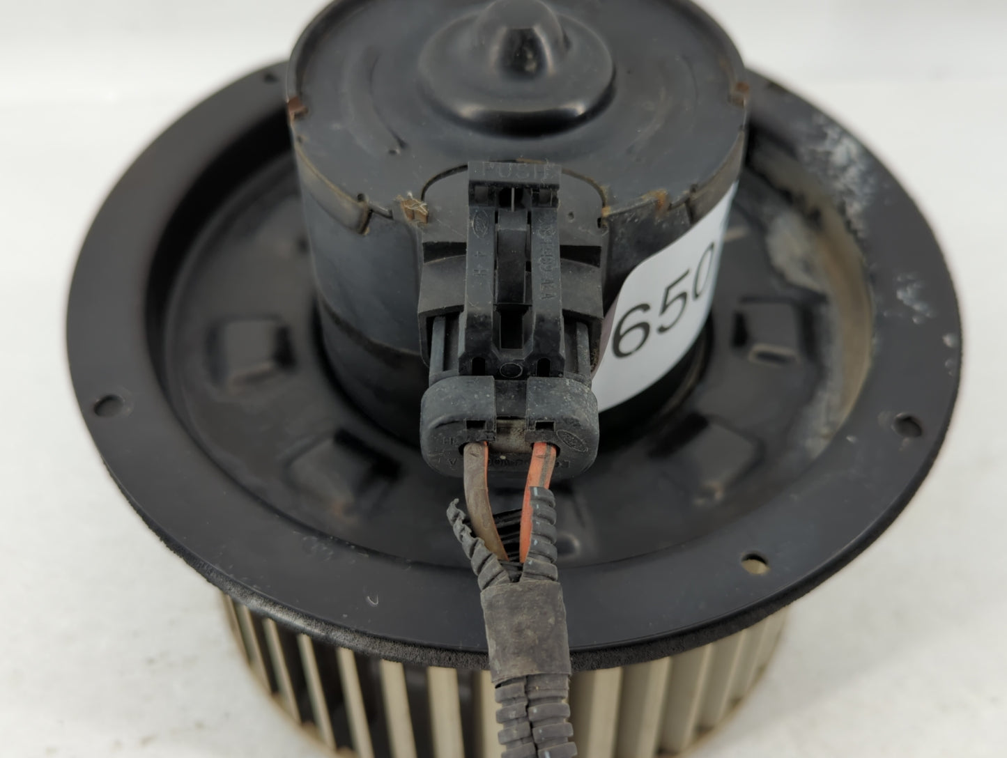2000-2007 Ford F-250 Heater AC Blower Motor P/N:1C3H19805-AA Fits Fits 2000 2001 2002 2003 2004 2005 2006 2007 OEM Used Auto