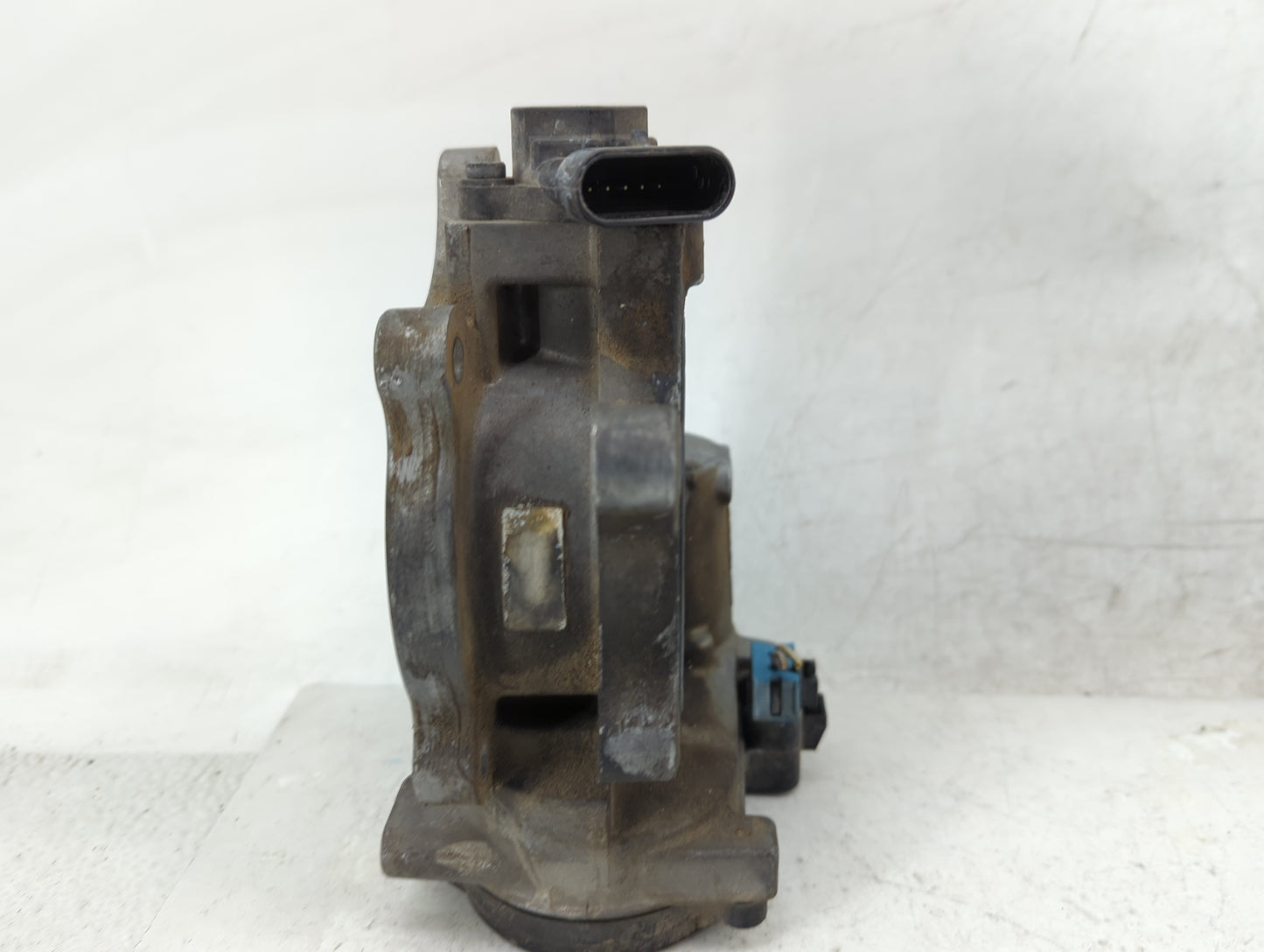 2003-2004 Ford F-250 Super Duty Throttle Body P/N:25360025 Fits Fits 2003 2004 OEM Used Auto Parts - Oemusedautoparts1.com