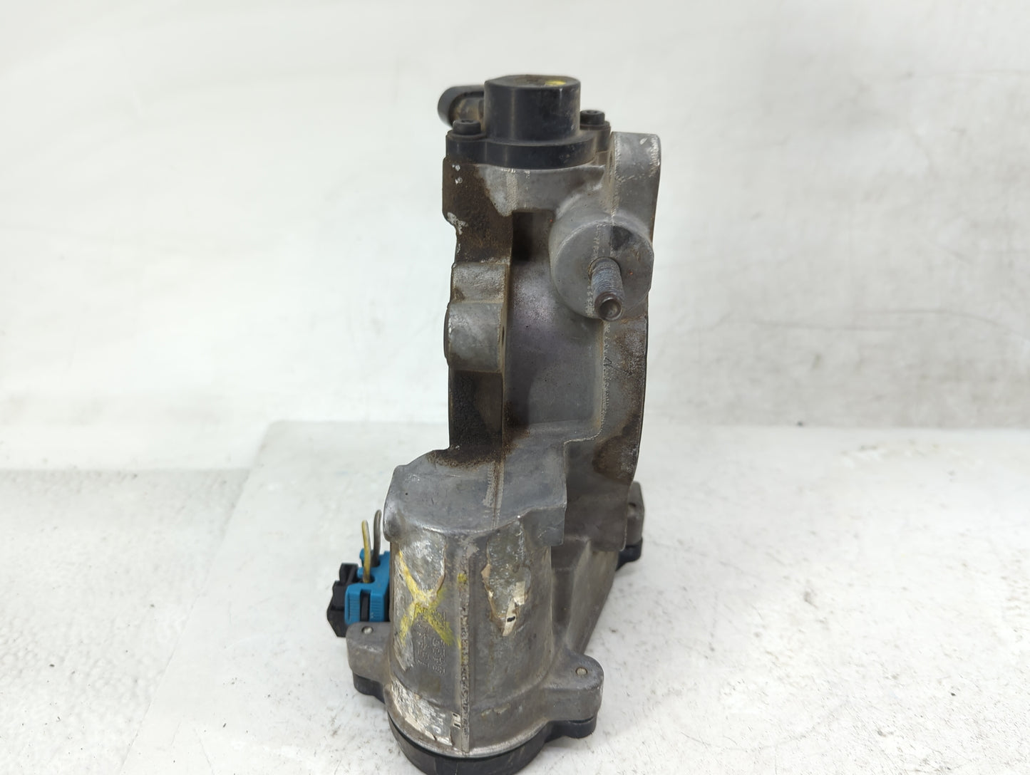 2003-2004 Ford F-250 Super Duty Throttle Body P/N:25360025 Fits Fits 2003 2004 OEM Used Auto Parts - Oemusedautoparts1.com
