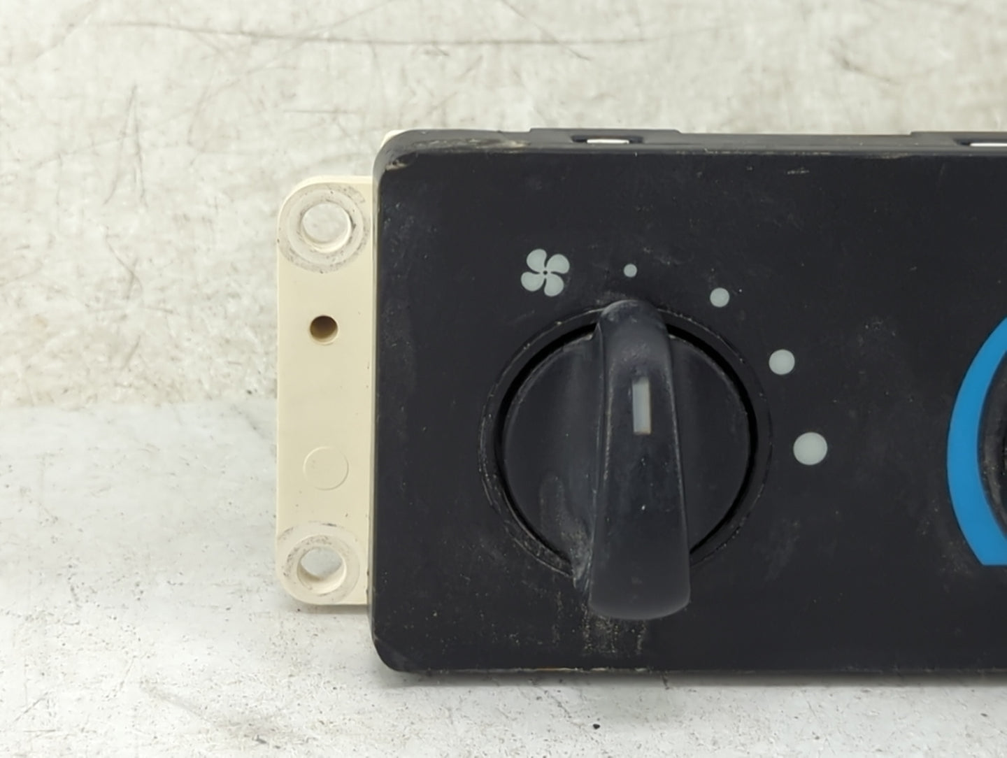 2003 Ford F550sd Pickup Climate Control Module Temperature AC/Heater Replacement P/N:YC3H-19C733-CA Fits OEM Used Auto Parts