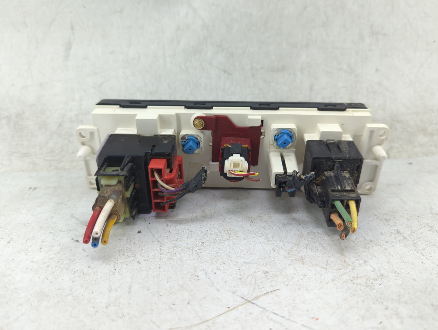 2003 Ford F550sd Pickup Climate Control Module Temperature AC/Heater Replacement P/N:YC3H-19C733-CA Fits OEM Used Auto Parts