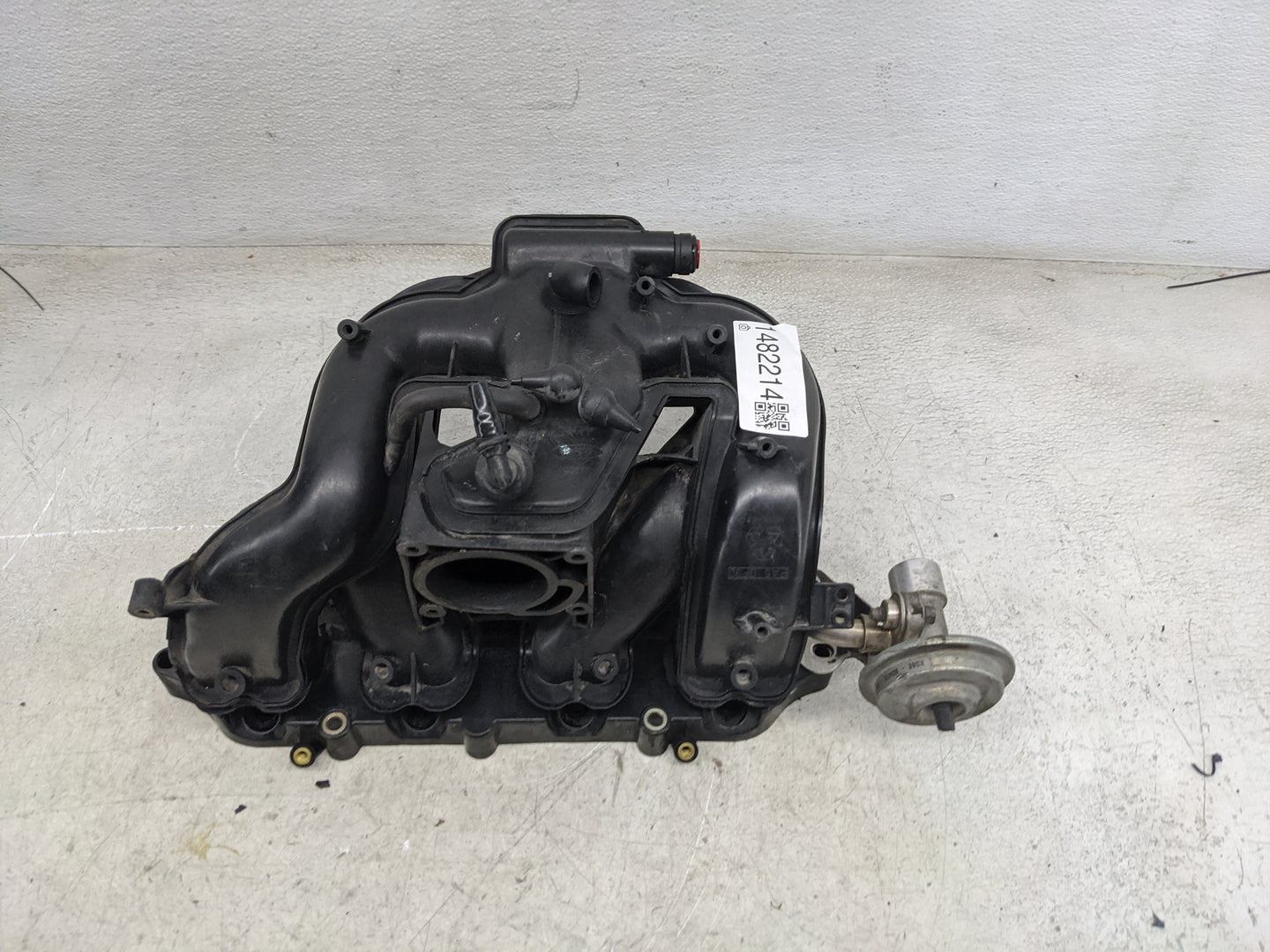 2003 Ford Focus Air Intake Manifold P/N:988F-9E470-AB Fits OEM Used Auto Parts - Oemusedautoparts1.com