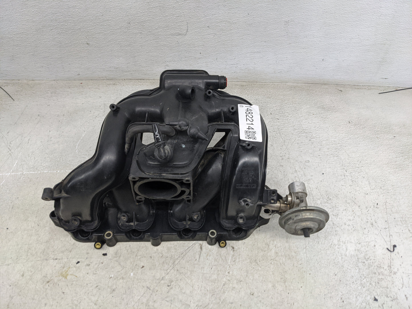 2003 Ford Focus Air Intake Manifold P/N:988F-9E470-AB Fits OEM Used Auto Parts - Oemusedautoparts1.com