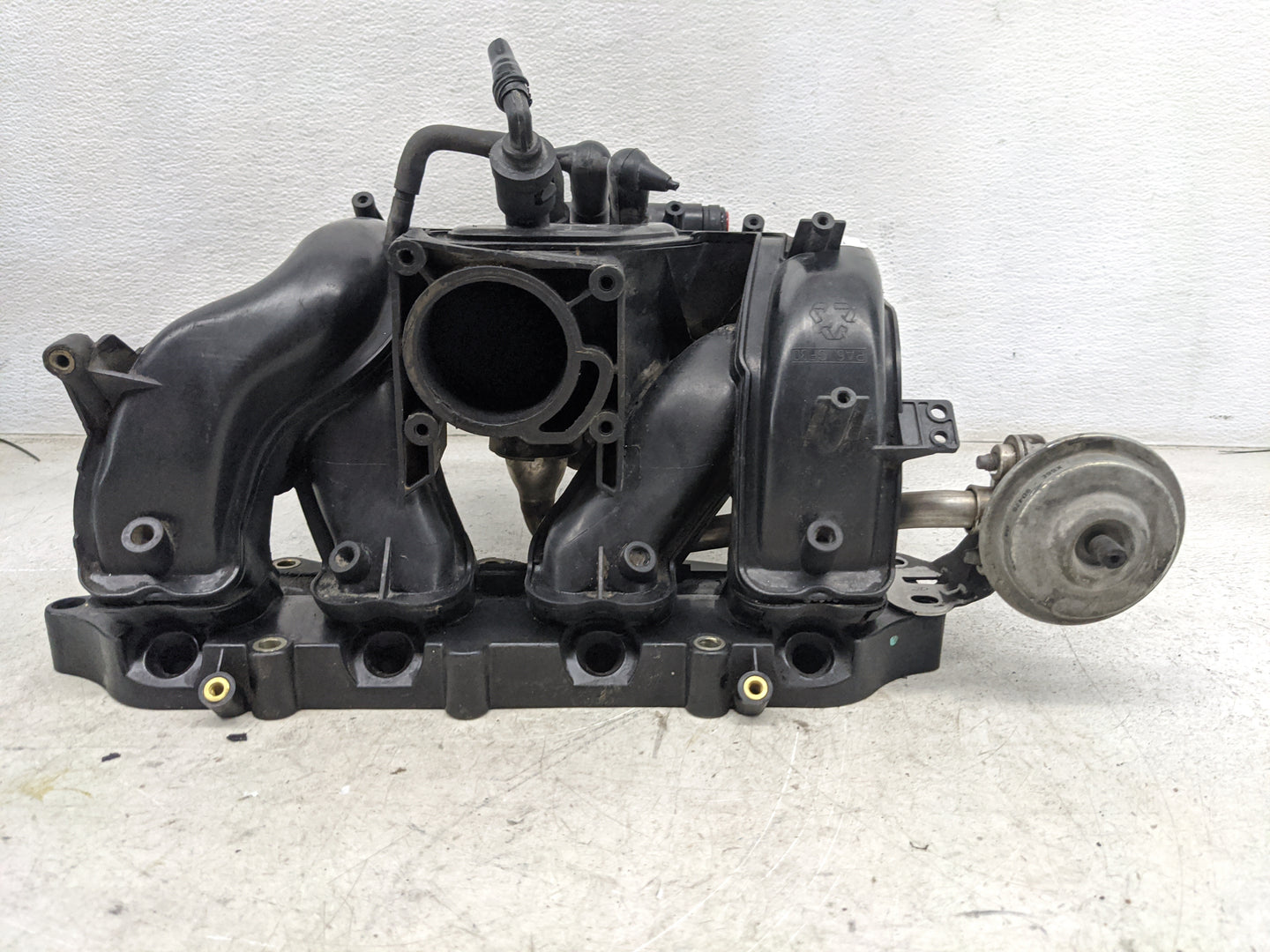 2003 Ford Focus Air Intake Manifold P/N:988F-9E470-AB Fits OEM Used Auto Parts - Oemusedautoparts1.com