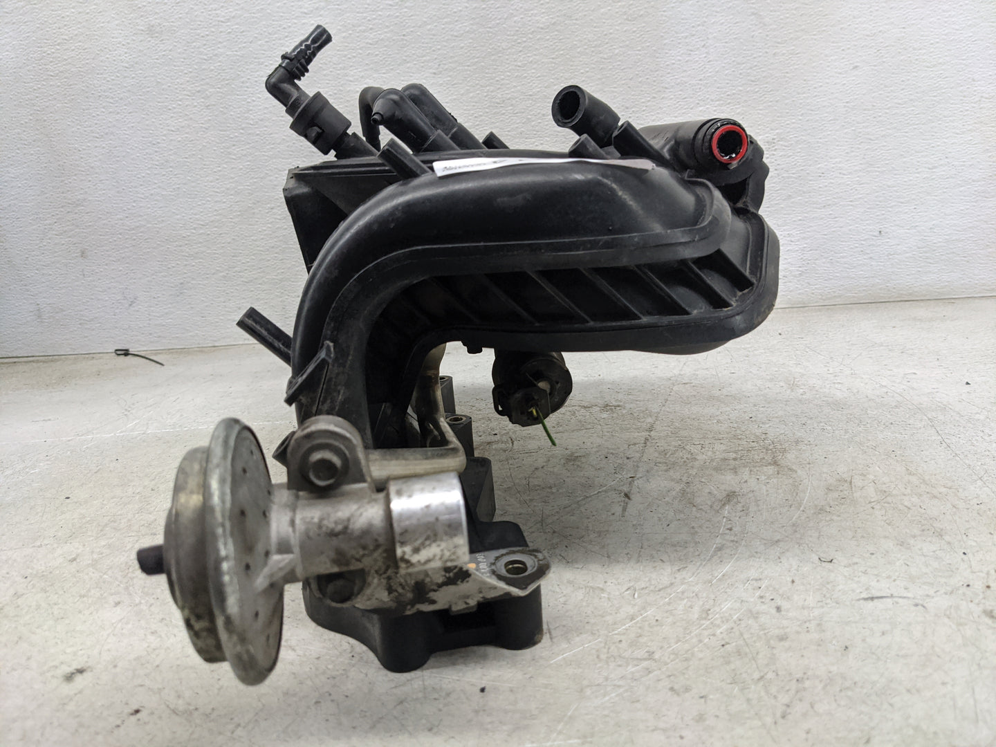 2003 Ford Focus Air Intake Manifold P/N:988F-9E470-AB Fits OEM Used Auto Parts - Oemusedautoparts1.com