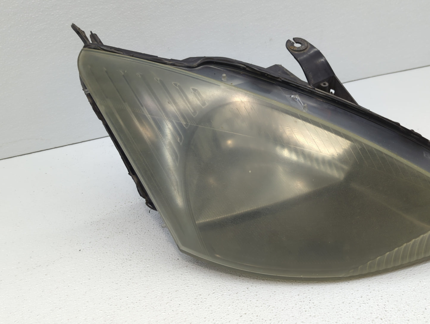 2003-2004 Ford Focus Passenger Right Oem Head Light Headlight Lamp - Oemusedautoparts1.com