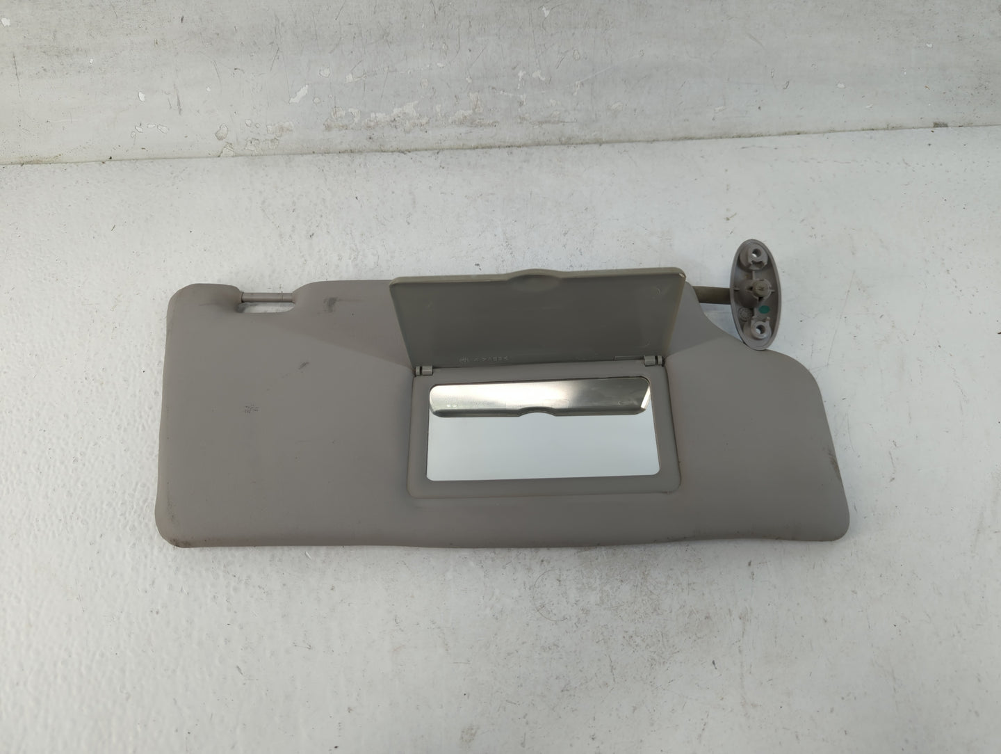 2000-2004 Ford Focus Sun Visor Shade Replacement Passenger Right Mirror Fits Fits 2000 2001 2002 2003 2004 OEM Used Auto Par