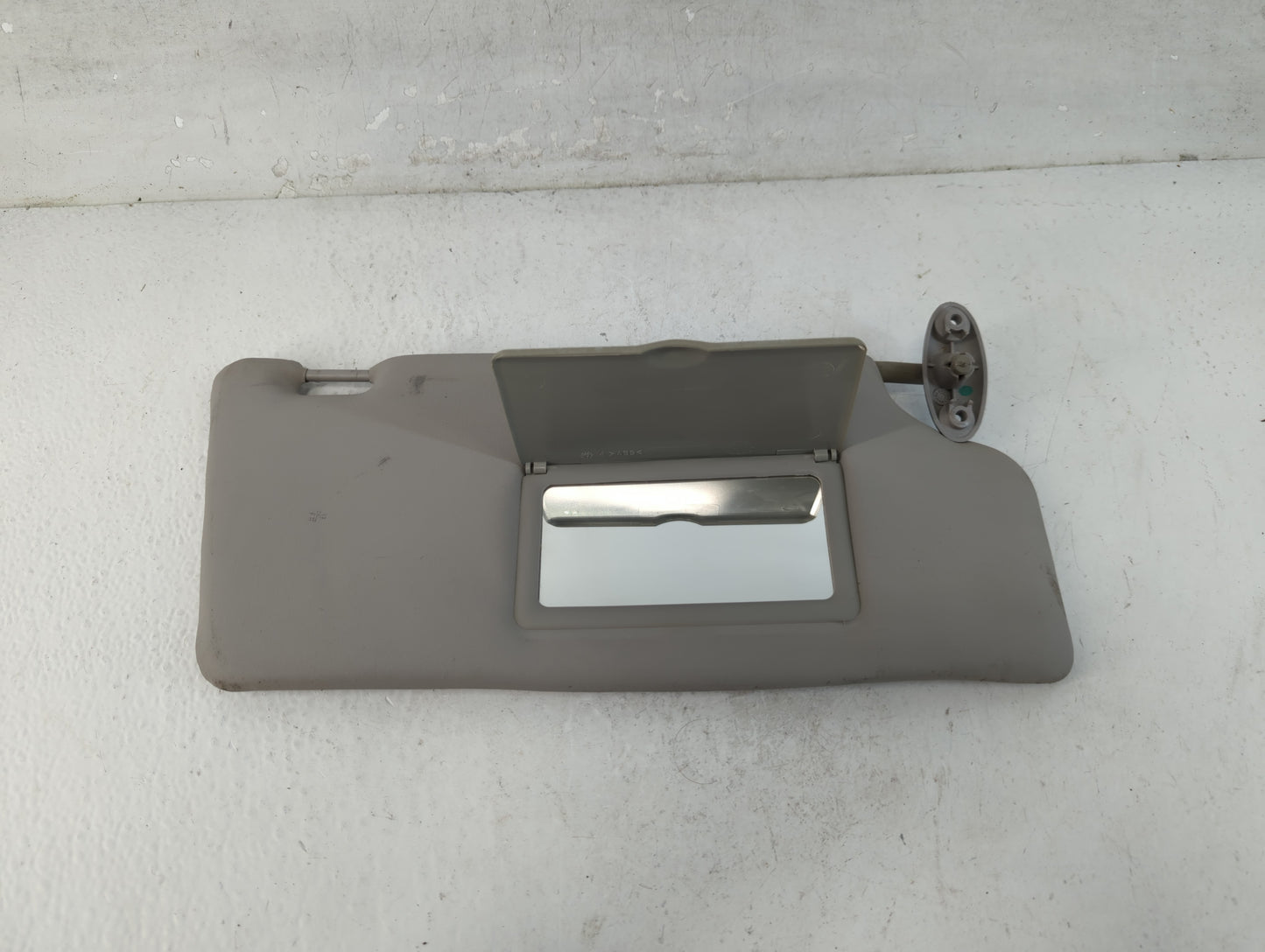 2000-2004 Ford Focus Sun Visor Shade Replacement Passenger Right Mirror Fits Fits 2000 2001 2002 2003 2004 OEM Used Auto Par