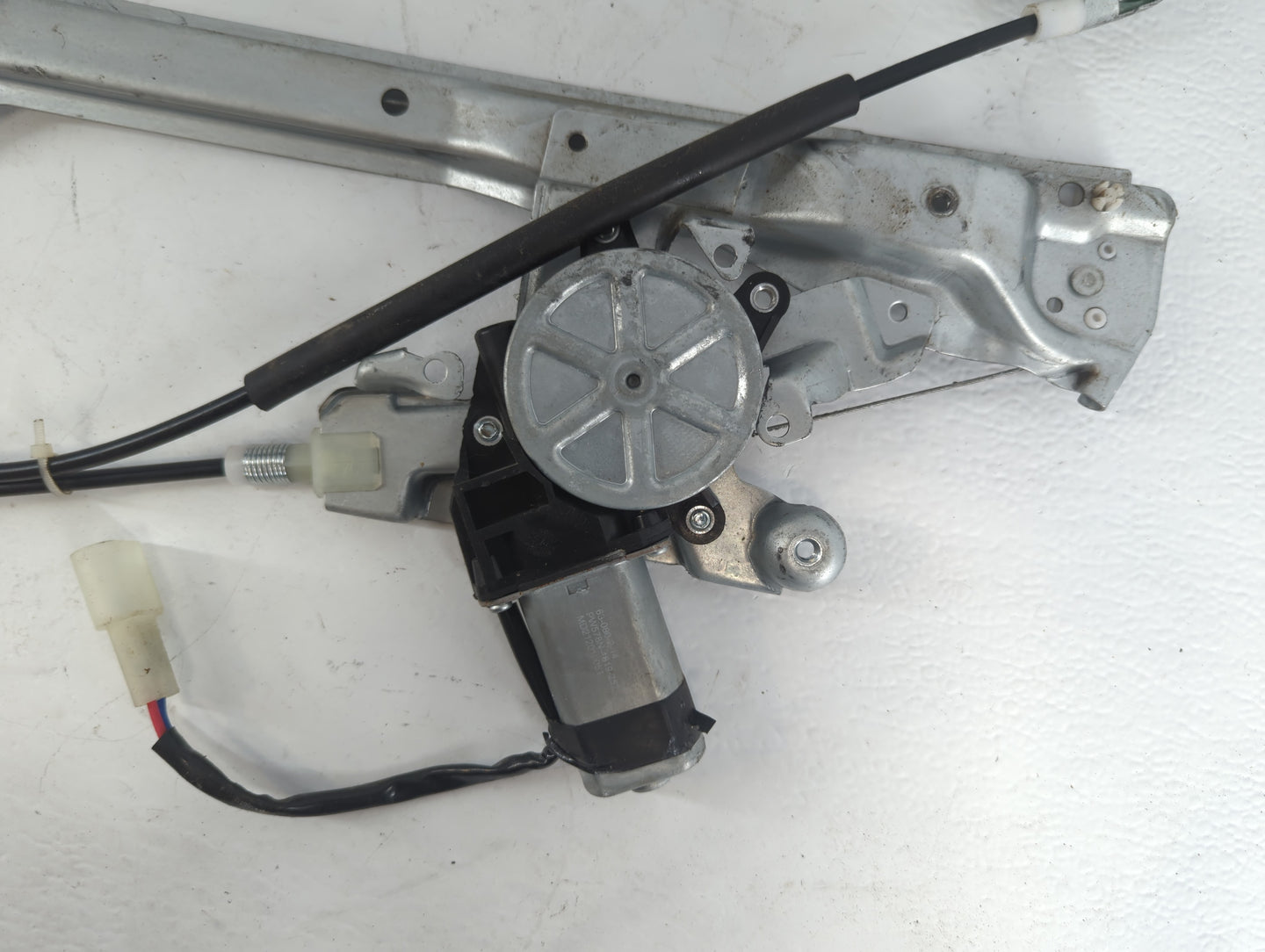 2003 Ford Focus Driver Left Front Window Regulator - Oemusedautoparts1.com