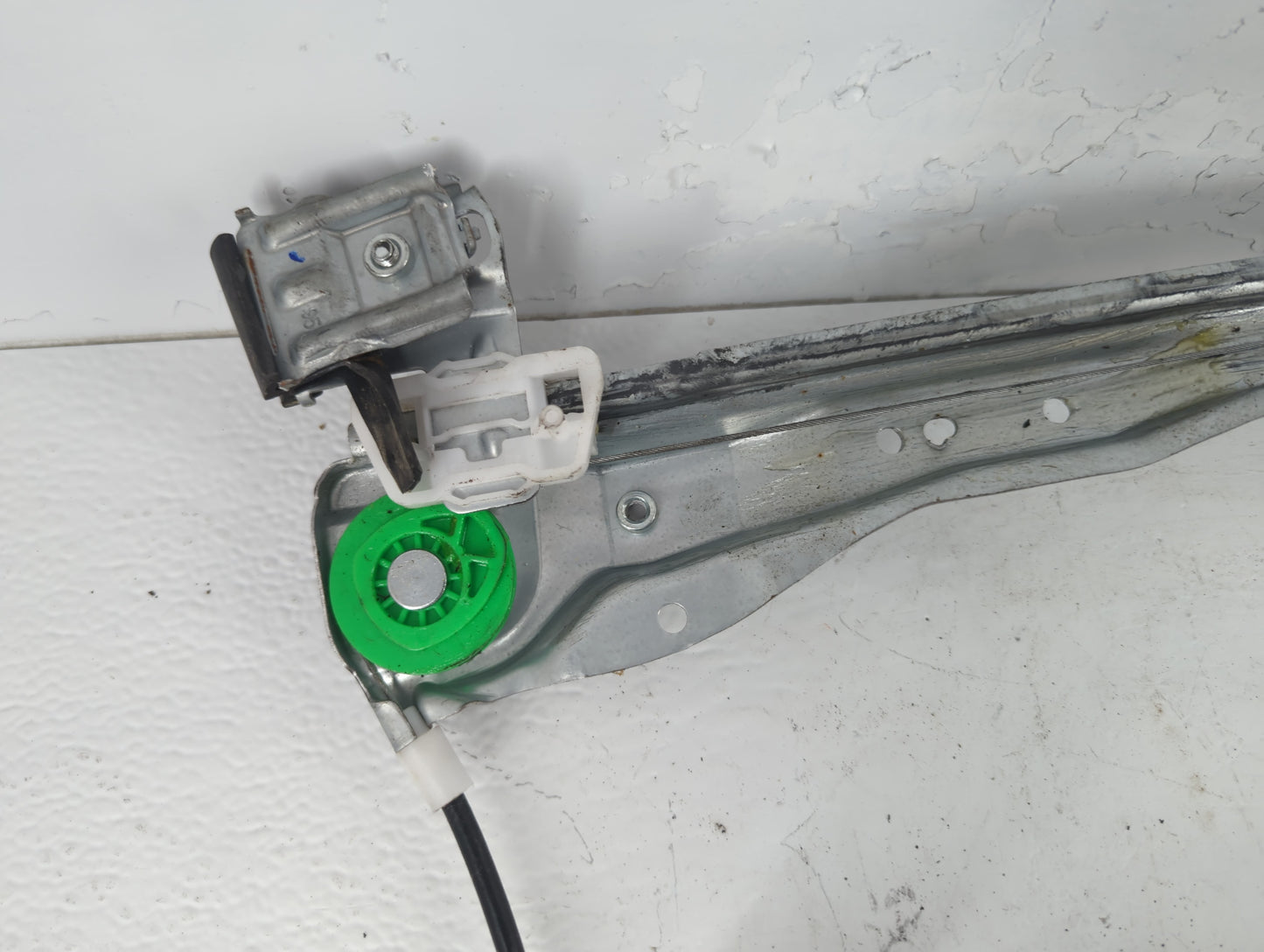 2003 Ford Focus Driver Left Front Window Regulator - Oemusedautoparts1.com