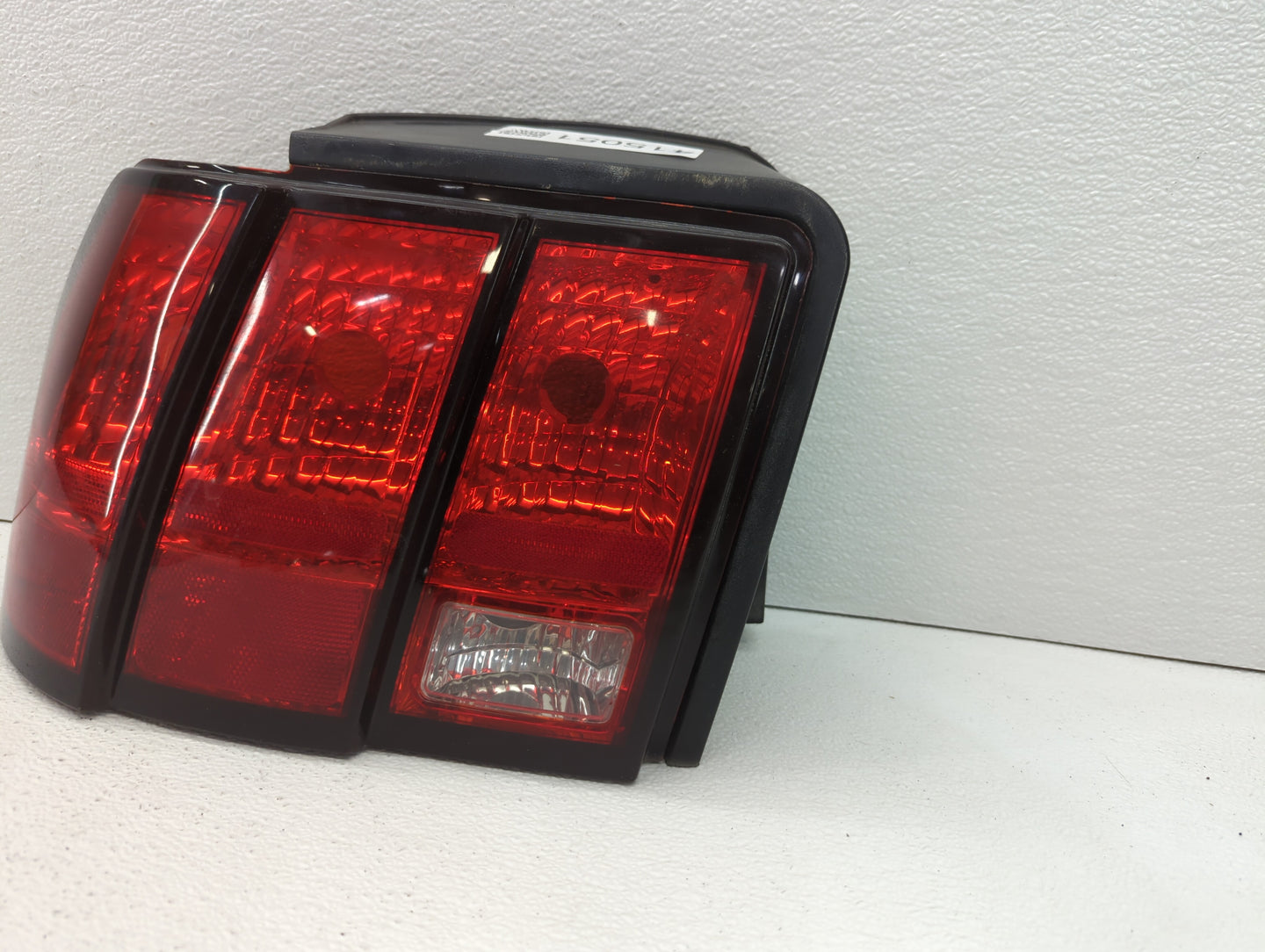 2003 Ford Mustang Tail Light Assembly Driver Left OEM P/N:XR33-3B505 XR33-13B504 Fits OEM Used Auto Parts - Oemusedautoparts