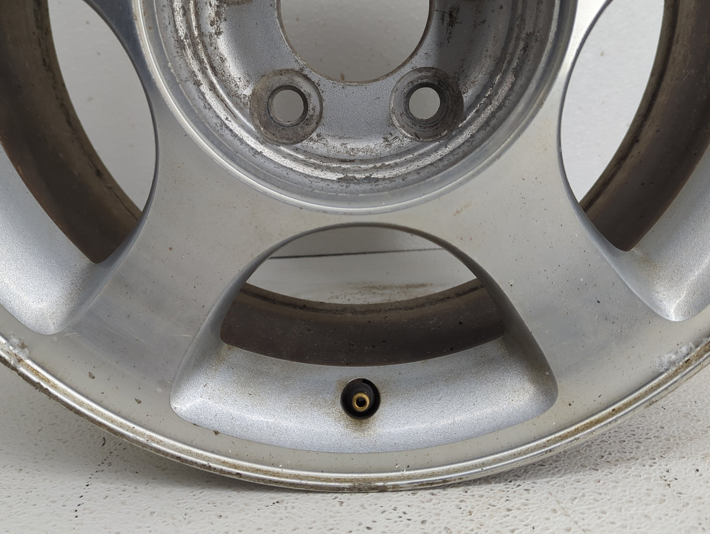 2001-2004 Ford Mustang Oem Wheel Rim - Oemusedautoparts1.com