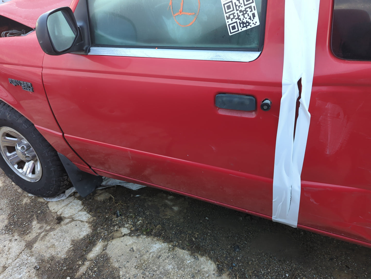 2003-2005 Ford Ranger Driver Front Door Oem 1401349 - Oemusedautoparts1.com