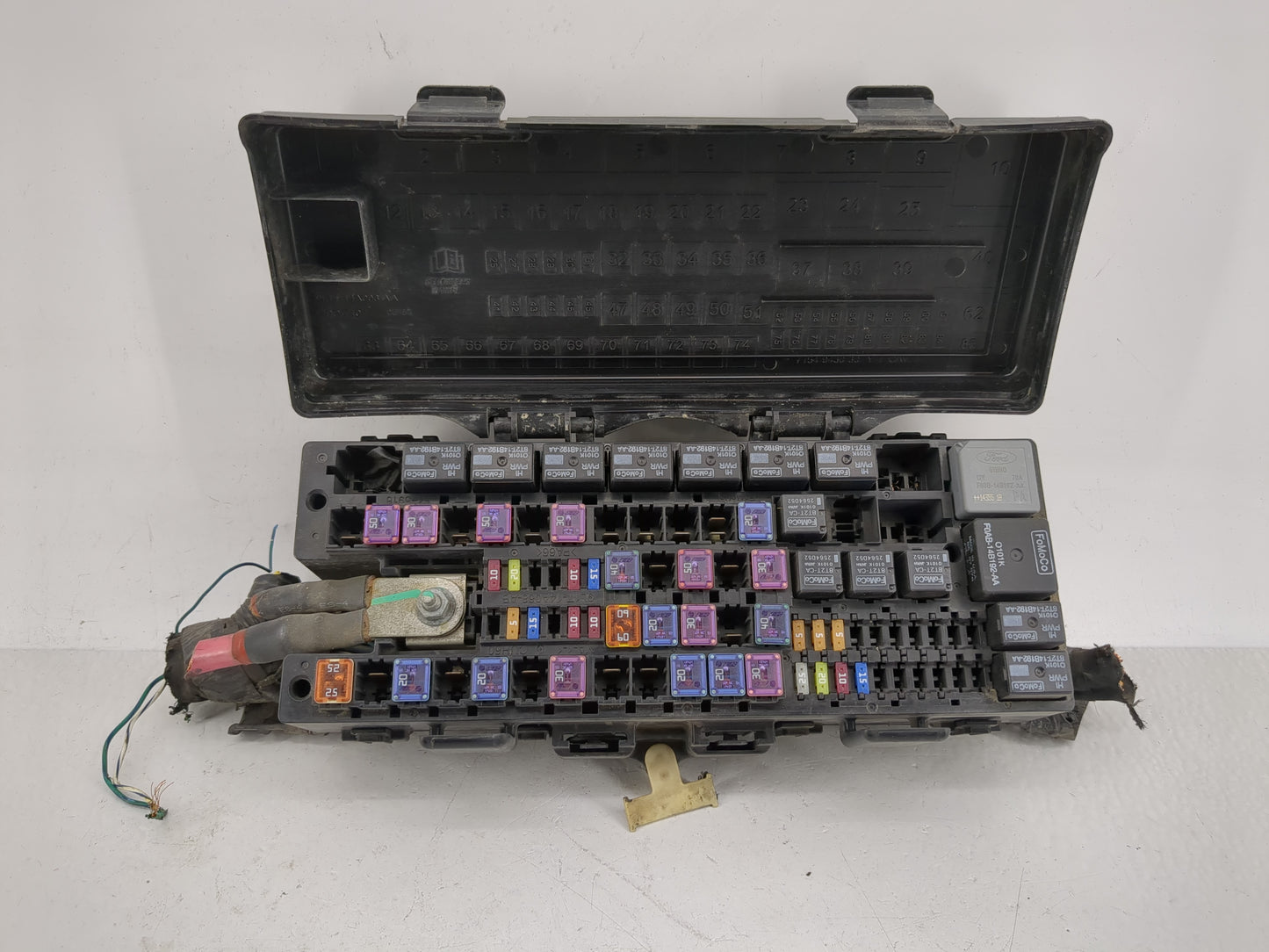 2002-2004 Ford Taurus Fusebox Fuse Box Panel Relay Module P/N:F0AB-14B192-AA Fits Fits 2002 2003 2004 OEM Used Auto Parts - 