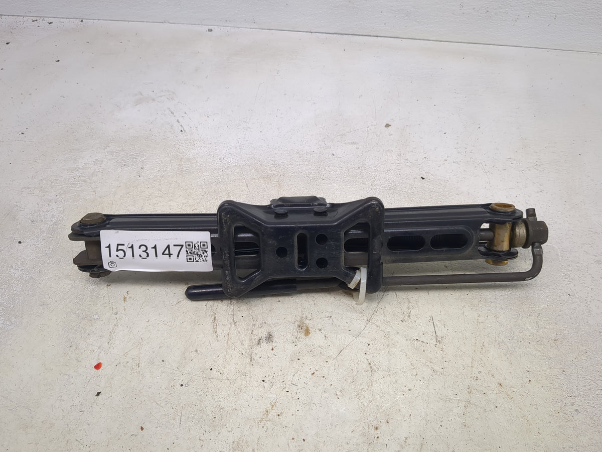 2003 Ford Taurus Spare Scissor Car Jack - Oemusedautoparts1.com