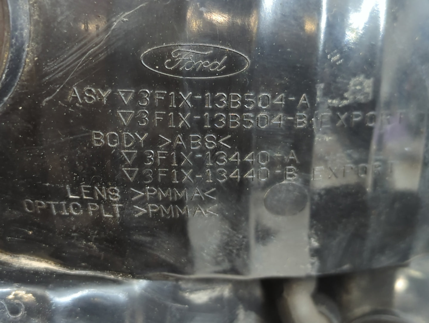 2000-2003 Ford Taurus Tail Light Assembly Passenger Right OEM P/N:3F1X-13B504-A Fits Fits 2000 2001 2002 2003 OEM Used Auto 