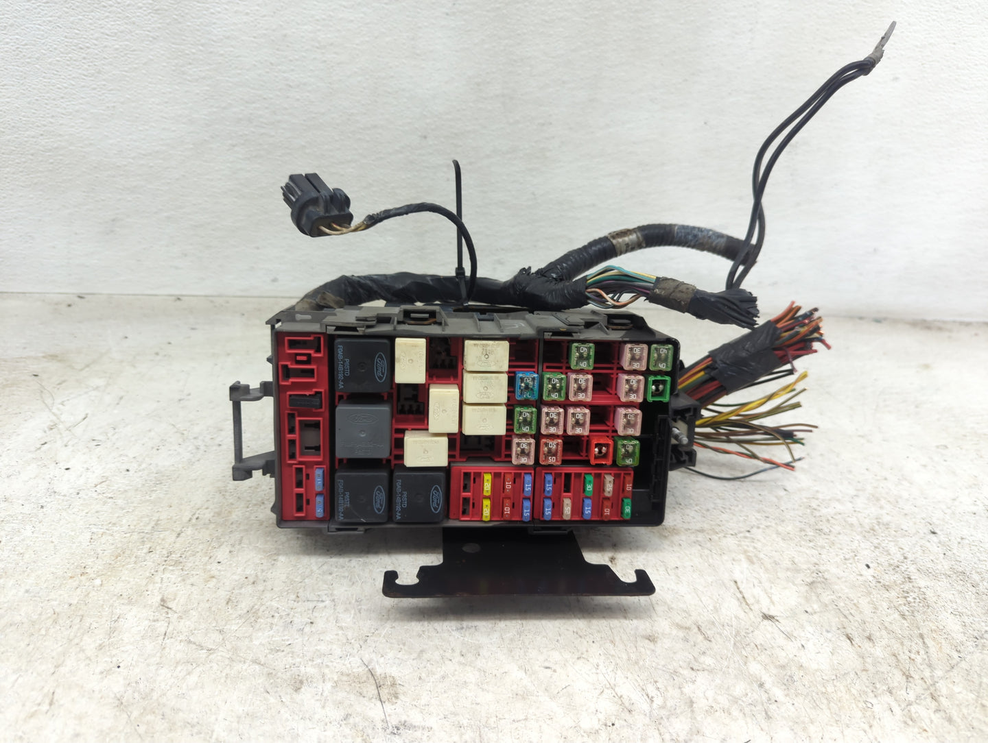 2003 Ford Transit Fusebox Fuse Box Panel Relay Module Fits OEM Used Auto Parts - Oemusedautoparts1.com