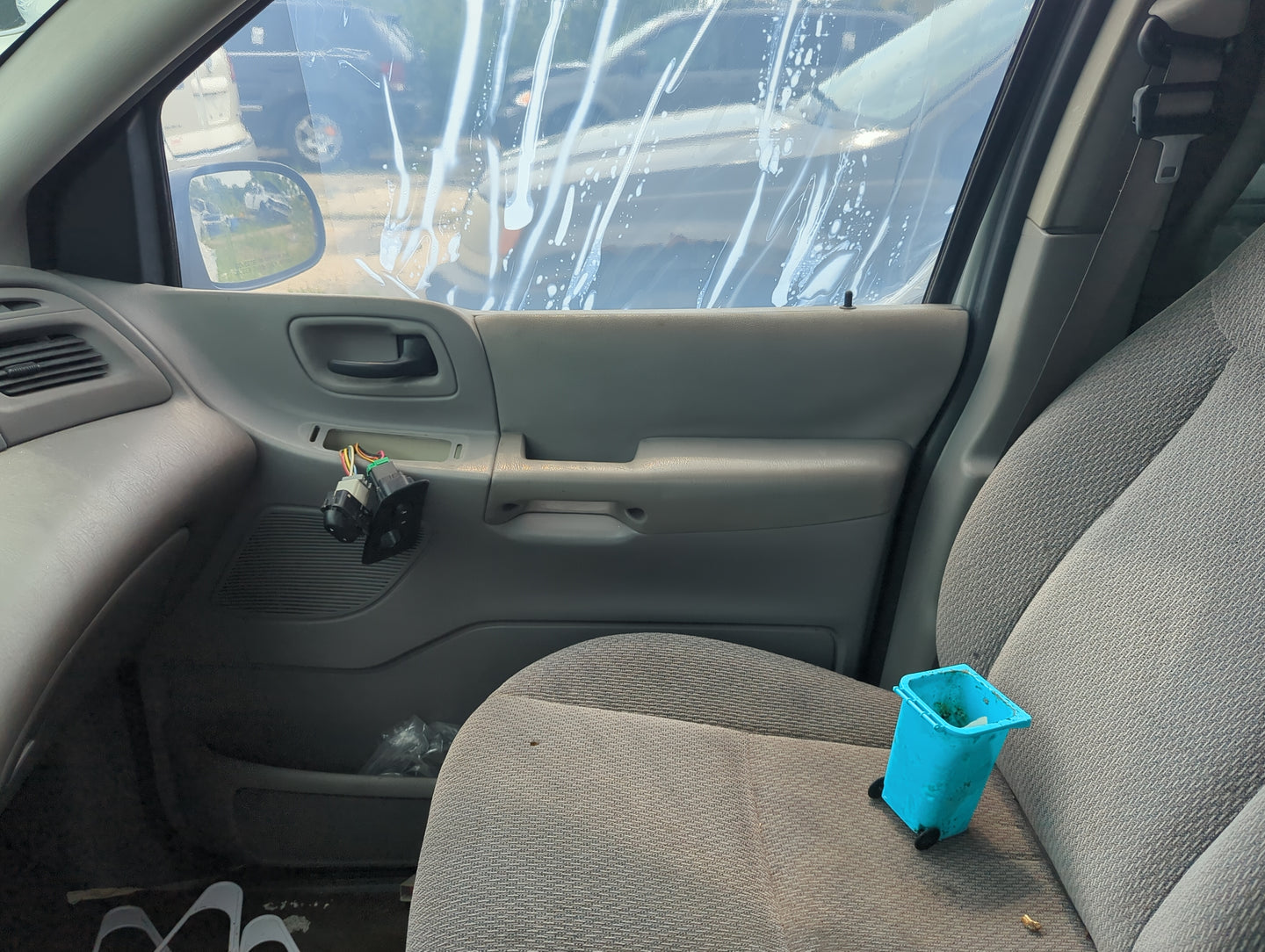 2003 Ford Windstar Front Right Passenger Interior Door Panel Trim - Oemusedautoparts1.com