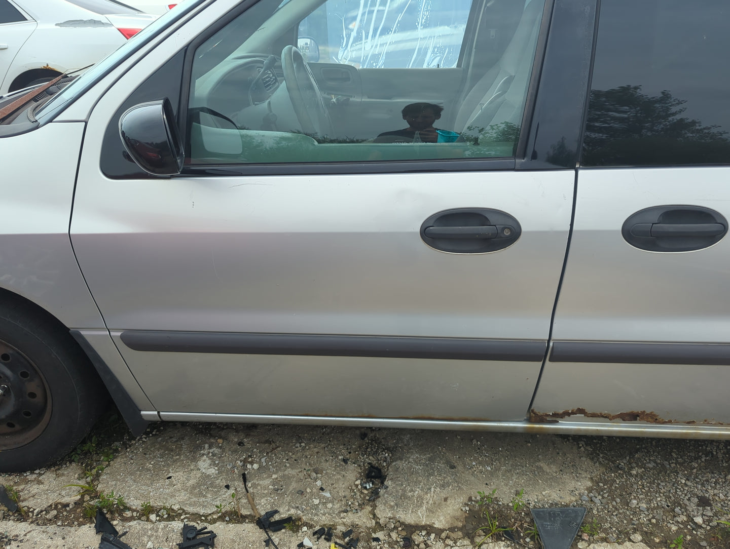 1999-2003 Ford Windstar Driver Front Door Oem - Oemusedautoparts1.com