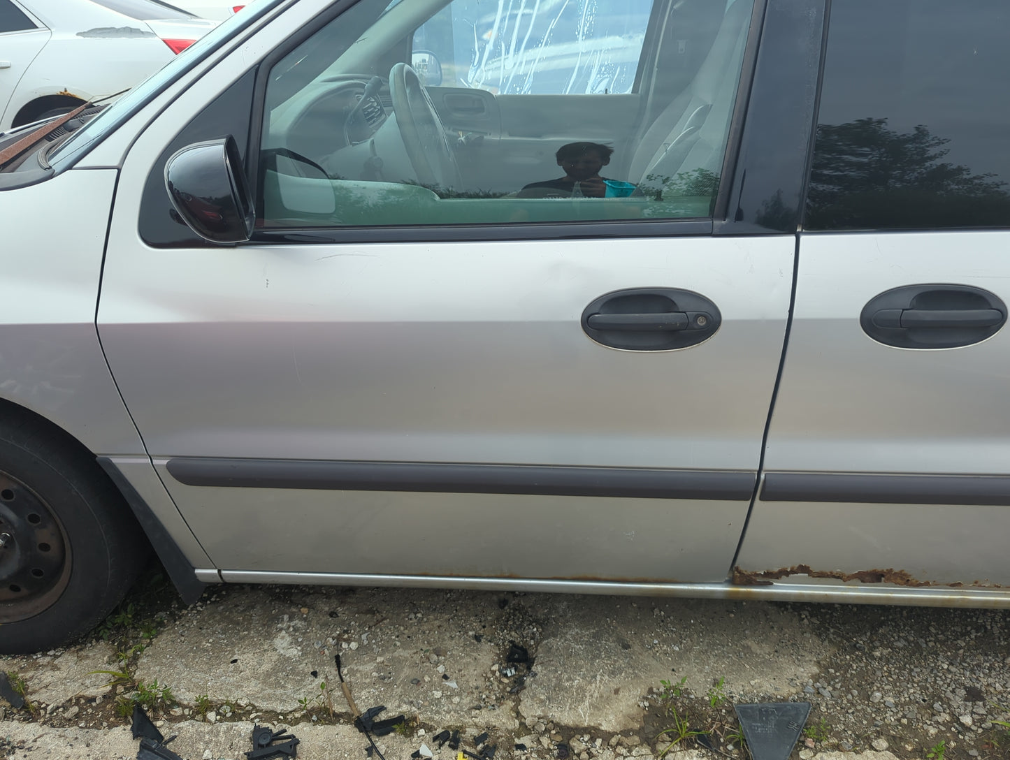 1999-2003 Ford Windstar Driver Front Door Oem - Oemusedautoparts1.com