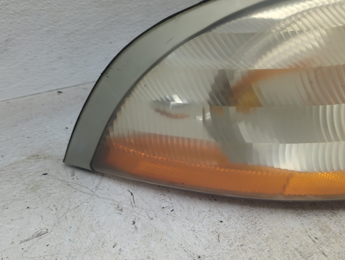 2001-2003 Ford Windstar Passenger Right Oem Head Light Headlight Lamp - Oemusedautoparts1.com