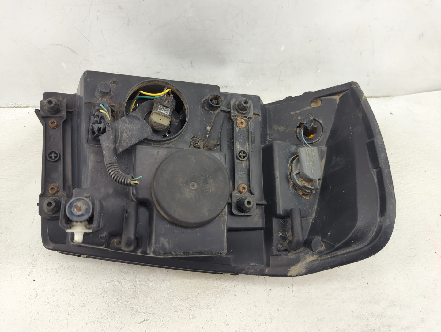 2002-2009 Gmc Envoy Driver Left Oem Head Light Headlight Lamp - Oemusedautoparts1.com