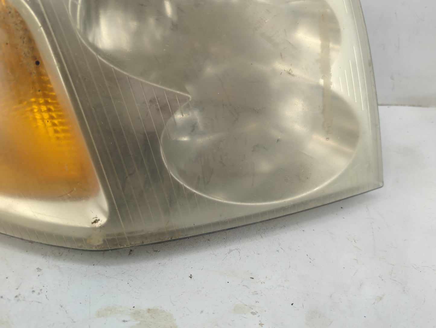 2002-2009 Gmc Envoy Passenger Right Oem Head Light Headlight Lamp - Oemusedautoparts1.com