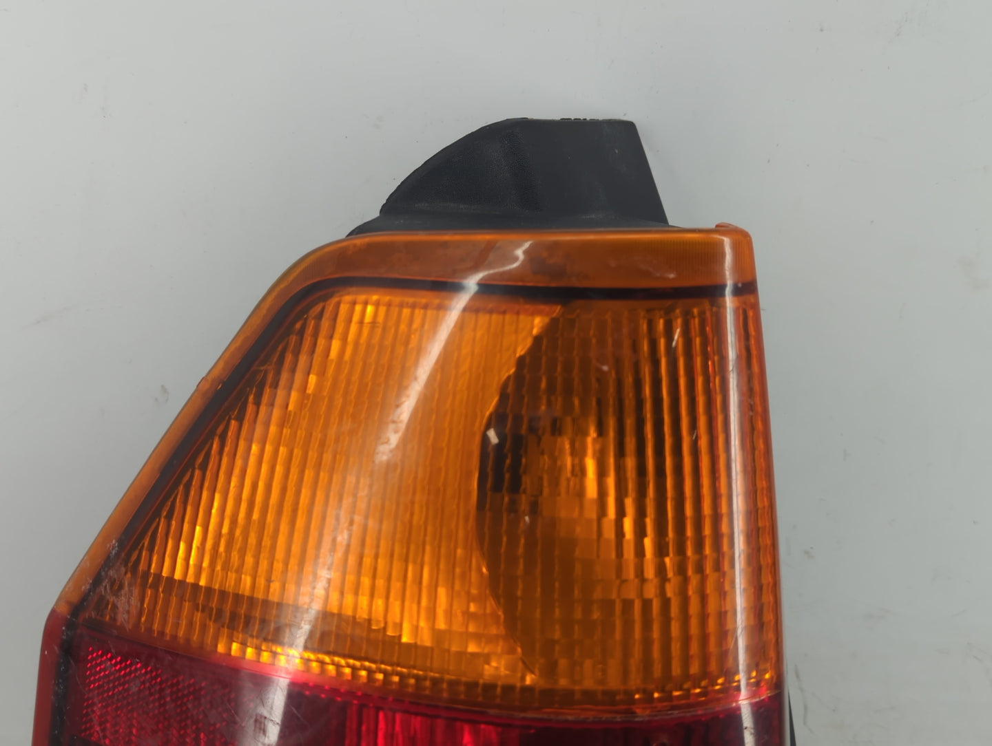 2002-2009 Gmc Envoy Tail Light Assembly Driver Left OEM Fits Fits 2002 2003 2004 2005 2006 2007 2008 2009 OEM Used Auto Part