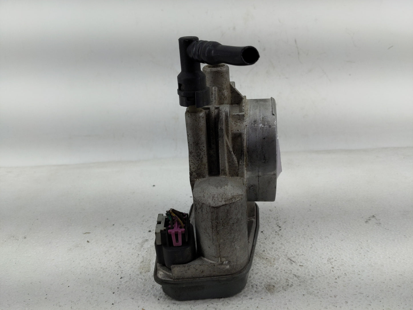 2003-2007 Gmc Envoy Throttle Body Fits Fits 2003 2004 2005 2006 2007 OEM Used Auto Parts - Oemusedautoparts1.com