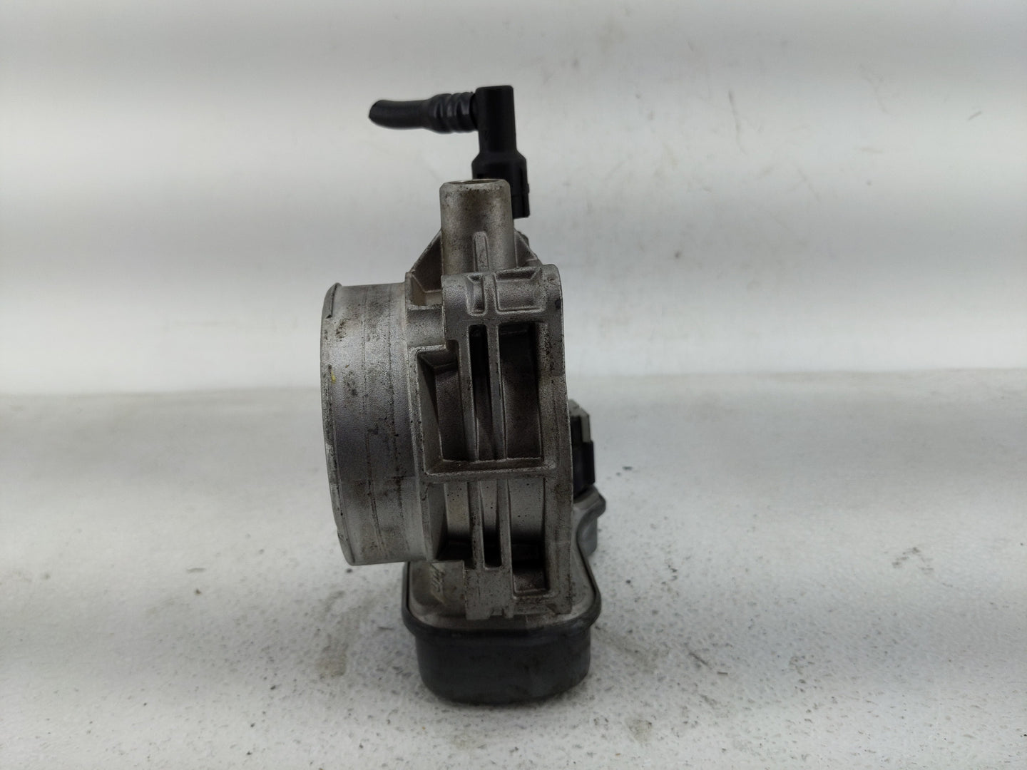 2003-2007 Gmc Envoy Throttle Body Fits Fits 2003 2004 2005 2006 2007 OEM Used Auto Parts - Oemusedautoparts1.com