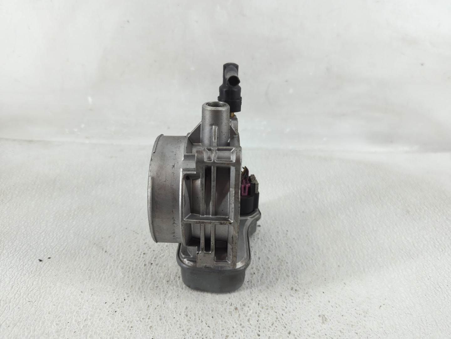2003-2007 Gmc Envoy Throttle Body Fits Fits 2003 2004 2005 2006 2007 OEM Used Auto Parts - Oemusedautoparts1.com
