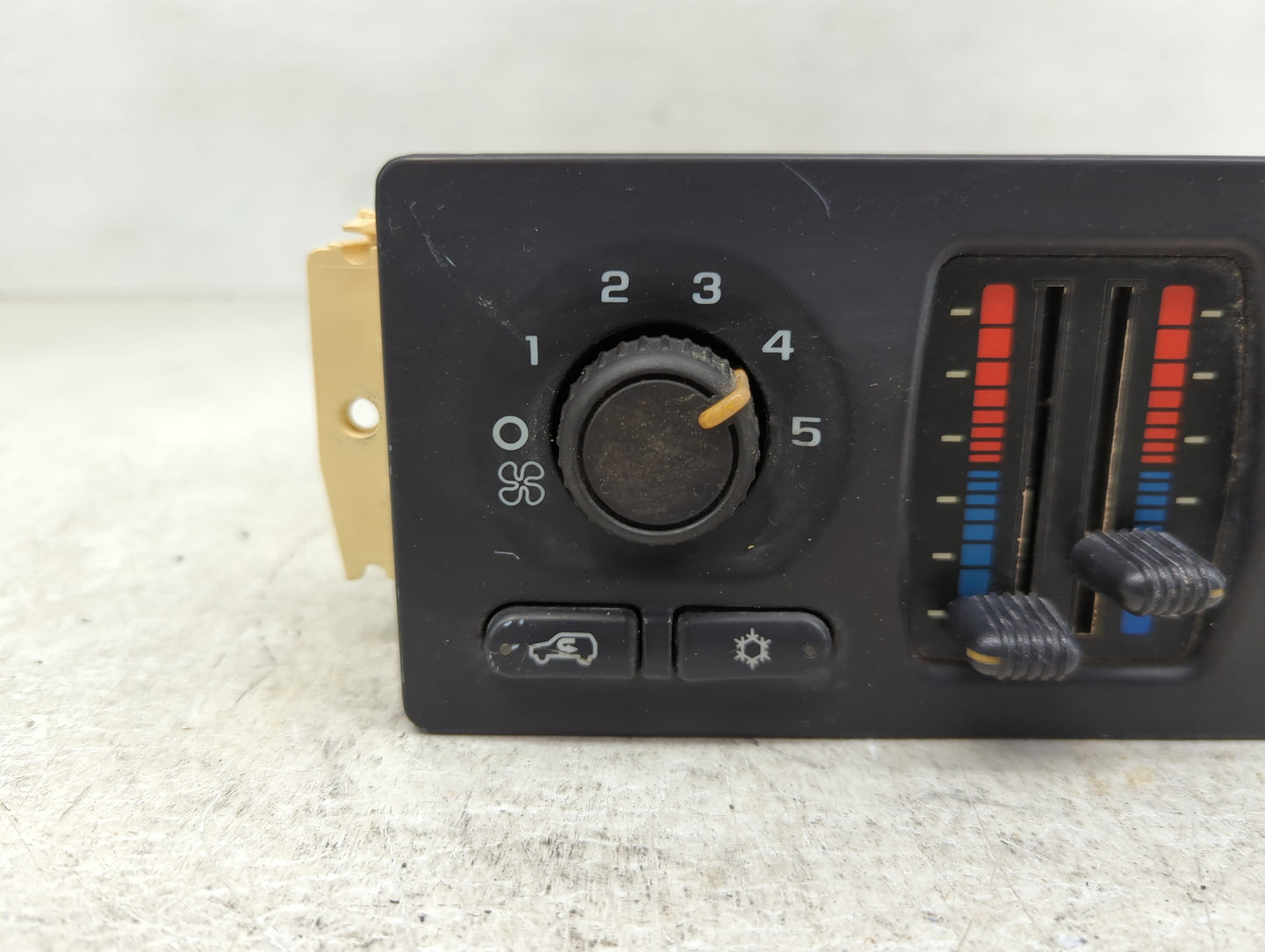 2003-2009 Gmc Envoy Climate Control Module Temperature AC/Heater Replacement P/N:10370034 Fits OEM Used Auto Parts - Oemused