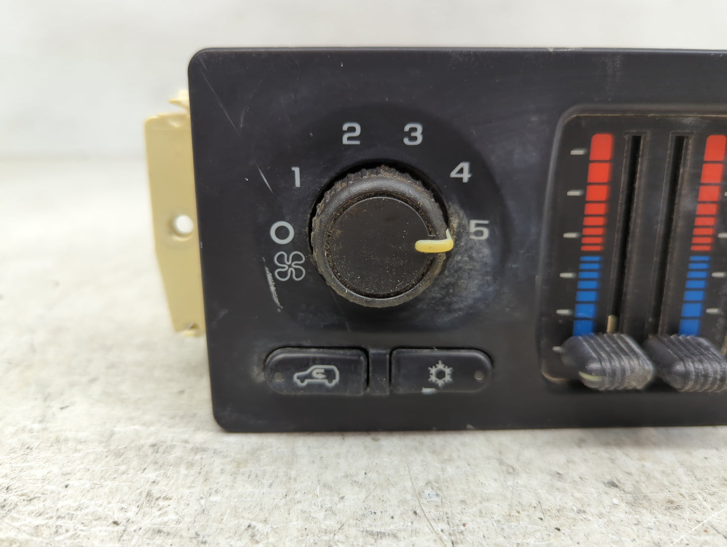 2003-2009 Gmc Envoy Climate Control Module Temperature AC/Heater Replacement P/N:10395426 Fits OEM Used Auto Parts - Oemused