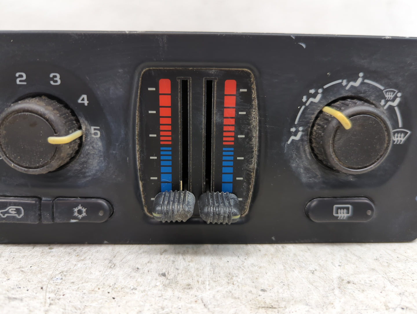 2003-2009 Gmc Envoy Climate Control Module Temperature AC/Heater Replacement P/N:10395426 Fits OEM Used Auto Parts - Oemused